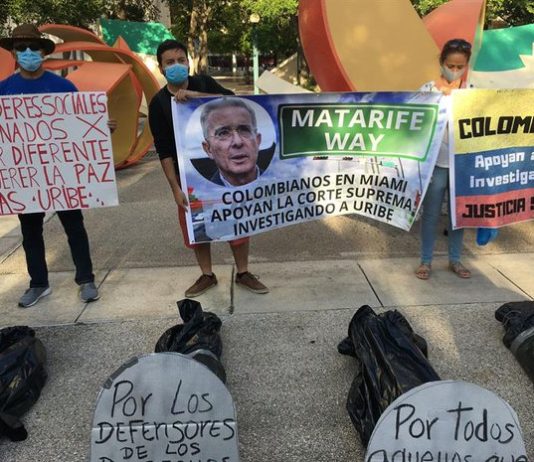 Más de 14.000 personas piden que Álvaro Uribe no tenga una calle en Miami Álvaro Uribe.