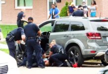 Policías de Kenosha.