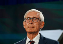 El gobernador de Wisconsin, Tony Evers.