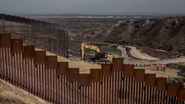 fondos para el muro.