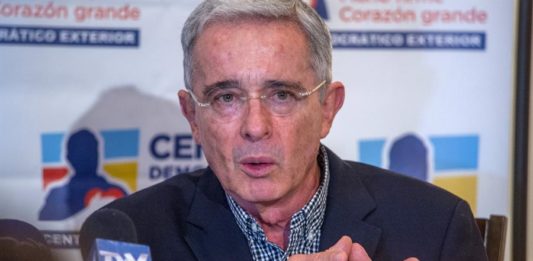 Álvaro Uribe Vélez.