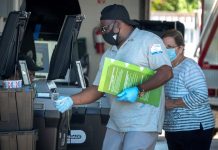 Exreos de Florida deben pagan multas pendientes para votar, falla tribunal elecciones