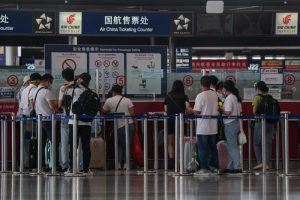 Gobierno revoca visados a miles de chinos