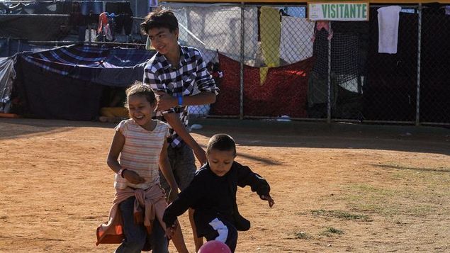 Ni&ntilde;os en Tijuana.