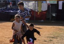 Niños en Tijuana.