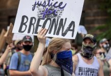 Protestas en Louisville por ausencia de cargos por la muerte de una mujer negra protesatas