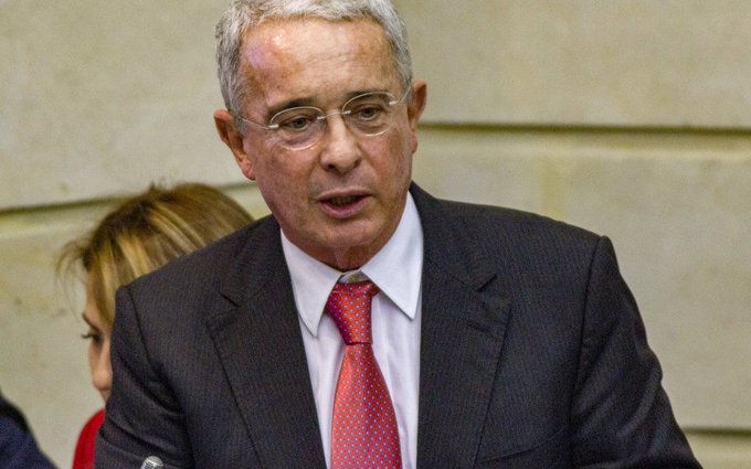 Álvaro Uribe.