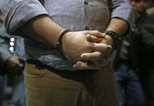 Acusan a hispano y su socio de fraude por dos millones en ayudas por covid-19 acusan a hispano