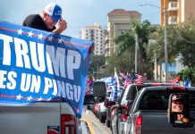Campaña nacional "Fuera Trump" sale a las calles de Miami por el voto latino Campaña nacional Fuera Trump (4)