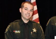 Policía que golpeó a adolescente en Florida no podrá alegar defensa propia