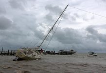 Delta, peligroso huracán de categoría 2, avanza hacia Yucatán huracán