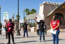 Latinos que no pueden votar usan su creatividad para alentar el voto en EEUU Latinos