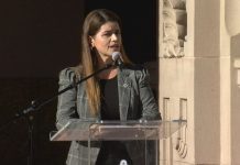 Alcaldesa de Tucson señala a Trump orden sobre cubrebocas y le recuerda deuda Regina Romero.