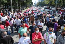 Taxistas protestan en Ciudad de México contra los chóferes de aplicaciones México.