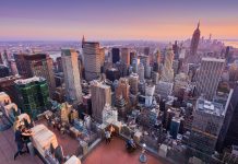 Invitan a los latinos neoyorquinos a redescubrir Times Square Top of the Rock Observation Deck.