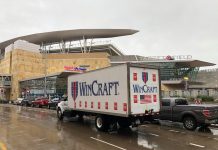 Empresa discriminaba a residentes por pedir documentación de permiso laboral WinCraft.