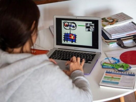 Lanzan en Nueva York programa para brindar capacitación digital a inmigrantes capacitación digital.