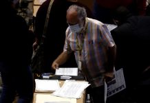 Abren los colegios electorales en Puerto Rico para las elecciones generales votaciones