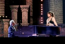 Armando Manzanero, tributo en los “Billboard” Armando Manzanero y Joy Huerta durante la ceremonia de los premios Billboard
