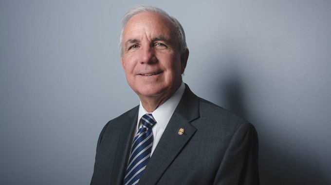 CARLOS GIM&Eacute;NEZ.