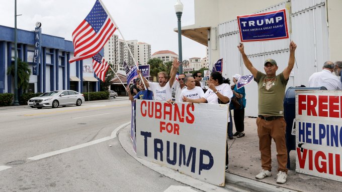 Cubanos.
