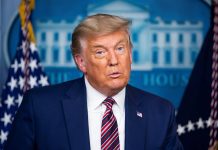 La era Trump acaba tal y como comenzó, con el cruce fronterizo disparado Donald Trump