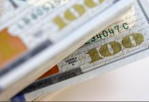 Dólar.