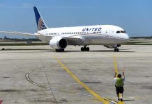 United Airlines empieza a transportar vacunas de Pfizer contra la covid-19 United