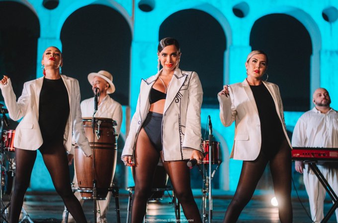 Anitta.
