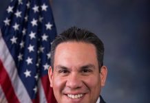 Latino Pete Aguilar elegido vicepresidente del comité demócrata en Congreso Pete Aguilar