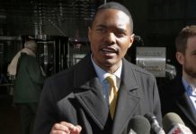 Cinco latinos ganan y se estrenan en el Congreso Federal Ritchie Torres.