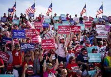 Latinos con Trump.