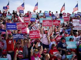 Un diverso electorado latino le dio más votos a Trump que en 2016 Latinos con Trump.