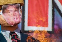 muñeco con la imagen de Donald Trump
