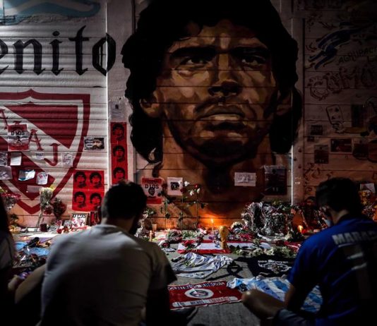homenaje a Maradona