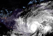 El NHC advierte que el ojo de Eta aún no ha llegado a la costa de Nicaragua huracán Eta