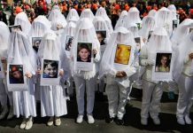 Profesor que defiende que matanza de Sandy Hook fue mentira pierde apelación matanza de Sandy Hook