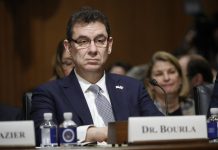 Pfizer negocia con el Gobierno el suministro de otros 100 millones de dosis Albert Bourla.