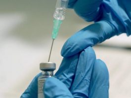 Ayudan a inmigrantes a superar el temor a la vacuna contra la Covid-19 vacuna contra el coronavirus.