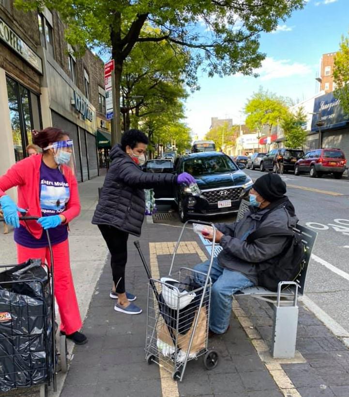 ENTRE MUJERES HISPANAS DE QUEENS