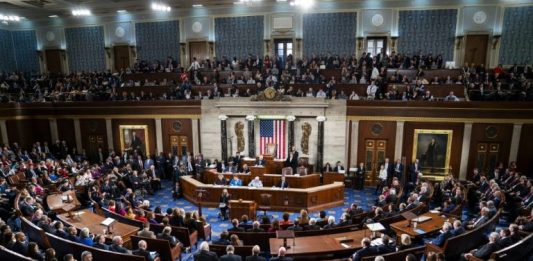 El Senado aprueba fondos para evitar el cierre de la Administración