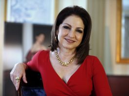 Gloria Estefan.