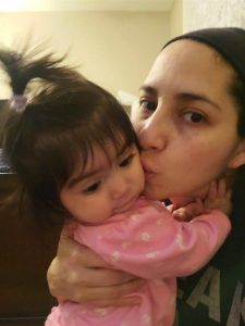 Jazmín Mosqueda con la bebé Julia en Phoenix