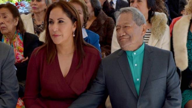 Laura Elena Villa viuda de Armando Manzanero.