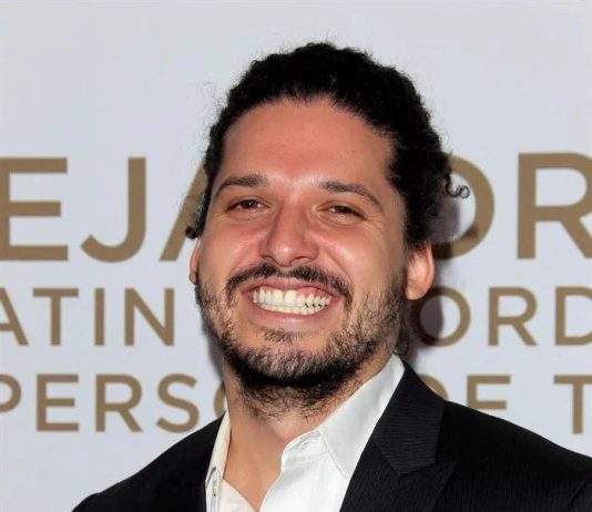 Músico puertorriqueño PJ Sin Suela presenta su segundo álbum, "Chinchorreo" PJ Sin Suela