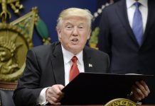 Trump firma el nuevo plan de estímulo tras bloquearlo durante días Donald Trump
