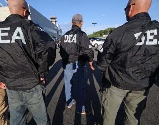 México desafía a los agentes de la DEA al limitar sus movimientos en el país Agentes de la DEA