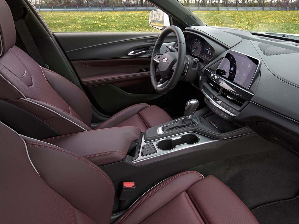 Cadillac CT4.