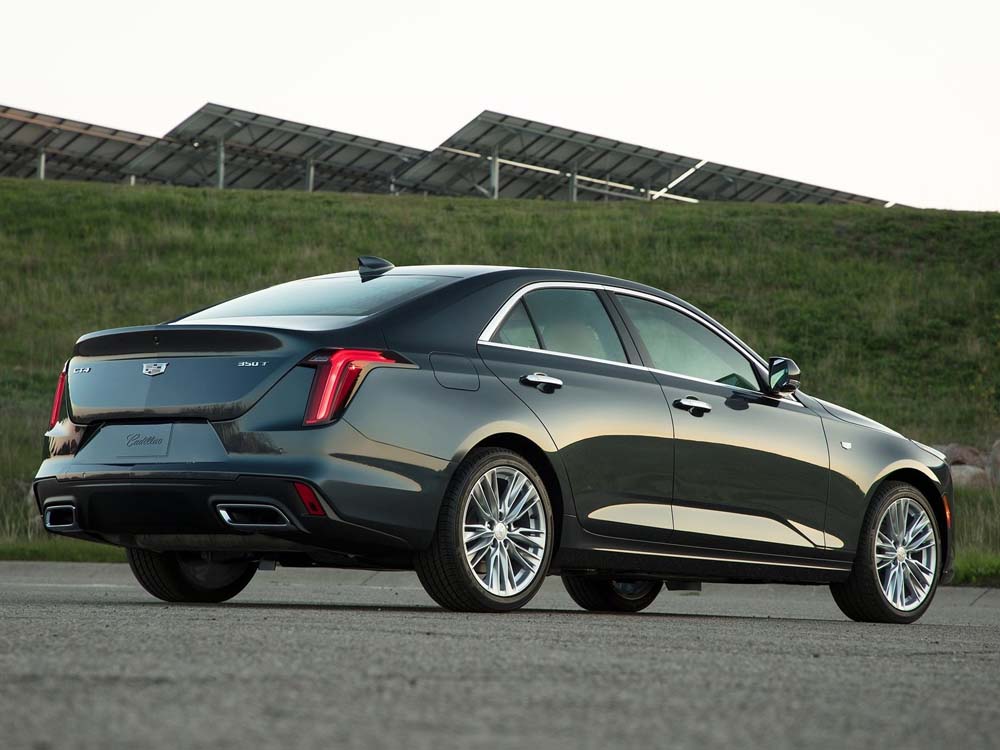 Cadillac CT4.