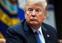 Crece el clamor para la renuncia de Trump ante silencio del mandatario Donald Trump